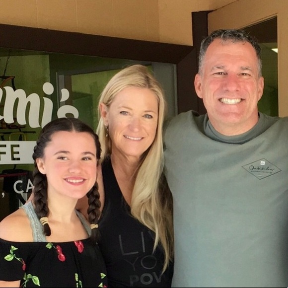 Meet your Posher, Stephanie - Picture 4 of 6